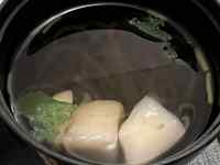 �H�i, �e�[�u��, �{�E��, �M ���܂܂�Ă���摜

AI �����R���e���c�͌����܂މ\��������܂��B