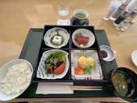 �H�i, �e�[�u�� ���܂܂�Ă���摜

AI �����R���e���c�͌����܂މ\��������܂��B