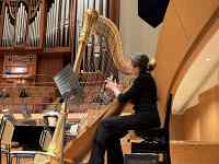 ����, �j, �L�b�`��, �e�[�u�� ���܂܂�Ă���摜

AI �����R���e���c�͌����܂މ\��������܂��B