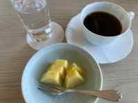 �M�̏�ɂ���R�[�q�[

AI �����R���e���c�͌����܂މ\��������܂��B