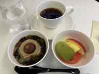 �M�̏�̐H�ו��ƈ��ݕ�

AI �����R���e���c�͌����܂މ\��������܂��B