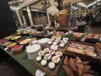 �H�i, �e�[�u��, ����, �h�[�i�c ���܂܂�Ă���摜

AI �����R���e���c�͌����܂މ\��������܂��B