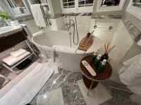 ����, ����, �e�[�u��, �� ���܂܂�Ă���摜

AI �����R���e���c�͌����܂މ\��������܂��B