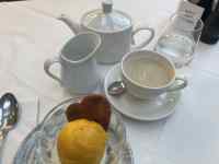 �e�[�u��, �J�b�v, ����, �H�i ���܂܂�Ă���摜

AI �����R���e���c�͌����܂މ\��������܂��B