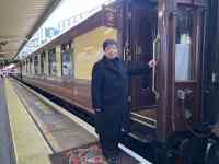 �w�̃z�[���ɗ��l

AI �����R���e���c�͌����܂މ\��������܂��B