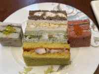 �����ɐ؂����T���h�C�b�`

AI �����R���e���c�͌����܂މ\��������܂��B