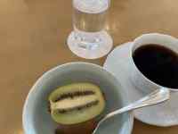 �M�̏�ɂ���R�[�q�[

AI �����R���e���c�͌����܂މ\��������܂��B