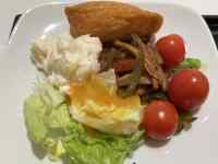 �M�̏�̓��Ɩ�؂̗���

AI �����R���e���c�͌����܂މ\��������܂��B