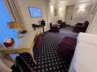 �x�b�h�̂��镔��

AI �����R���e���c�͌����܂މ\��������܂��B