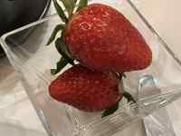 �e�[�u���̏�ɂ���t���[�c

AI �����R���e���c�͌����܂މ\��������܂��B