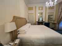 �����ɔ����Ă���x�b�h���[��

AI �����R���e���c�͌����܂މ\��������܂��B