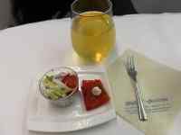 �M�̏�̐H�ו��ƈ��ݕ�

AI �����R���e���c�͌����܂މ\��������܂��B