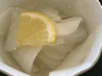 �{�E���̒��ɓ����Ă��闑

AI �����R���e���c�͌����܂މ\��������܂��B