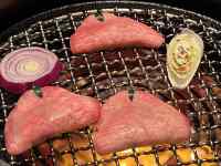 �H�i, �O����, �M, �g���C ���܂܂�Ă���摜

AI �����R���e���c�͌����܂މ\��������܂��B