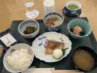 �e�[�u���̏�ɂ��邢���ȐH�ו�

AI �����R���e���c�͌����܂މ\��������܂��B