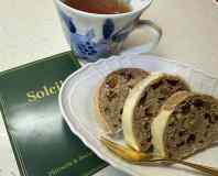 �H�i, �R�[�q�[, �J�b�v, �R�[�q�[�J�b�v ���܂܂�Ă���摜

AI �����R���e���c�͌����܂މ\��������܂��B