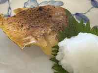 �H�i, ����, �e�[�u��, �M ���܂܂�Ă���摜

AI �����R���e���c�͌����܂މ\��������܂��B