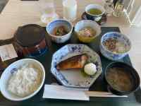 �e�[�u���̏�ɂ��邢���ȐH�ו�

AI �����R���e���c�͌����܂މ\��������܂��B