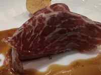 �H�i, ����, �e�[�u��, �M ���܂܂�Ă���摜

AI �����R���e���c�͌����܂މ\��������܂��B