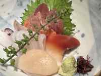 �M�̏�ɂ���T���_

AI �����R���e���c�͌����܂މ\��������܂��B