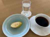 �M�̏�ɂ���R�[�q�[

AI �����R���e���c�͌����܂މ\��������܂��B