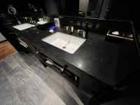 ����, ����, �e�[�u��, ���j�^�[ ���܂܂�Ă���摜

AI �����R���e���c�͌����܂މ\��������܂��B