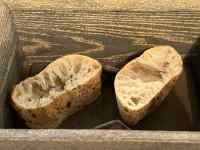 �H�i, �p��, ����, �e�[�u�� ���܂܂�Ă���摜

AI �����R���e���c�͌����܂މ\��������܂��B