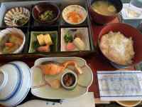 �e�[�u���̏�ɂ��邢���ȐH�ו�

AI �����R���e���c�͌����܂މ\��������܂��B