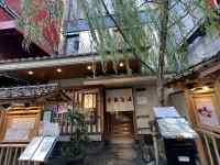 �}���قɂ���

AI �����R���e���c�͌����܂މ\��������܂��B