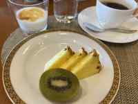 �M�̏�̐H�ו��ƈ��ݕ�

AI �����R���e���c�͌����܂މ\��������܂��B