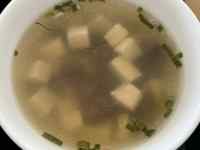 �{�E���̒��̃X�[�v

AI �����R���e���c�͌����܂މ\��������܂��B