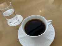 �J�b�v, �R�[�q�[, �e�[�u��, �H�i ���܂܂�Ă���摜

AI �����R���e���c�͌����܂މ\��������܂��B