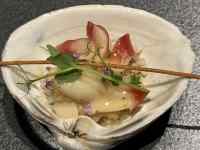 �M�̏�ɂ���X�[�v

AI �����R���e���c�͌����܂މ\��������܂��B