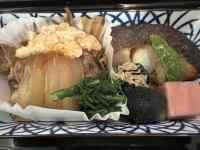 �H�i, �e�[�u��, ��, ���� ���܂܂�Ă���摜

AI �����R���e���c�͌����܂މ\��������܂��B