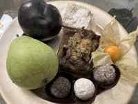 �M�̏�ɂ��鐔��ނ̃t���[�c

AI �����R���e���c�͌����܂މ\��������܂��B