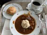 �M�̏�̐H�ו��ƈ��ݕ�

AI �����R���e���c�͌����܂މ\��������܂��B