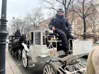 �n�Ԃɏ���Ă���j

AI �����R���e���c�͌����܂މ\��������܂��B