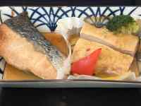 �H�i, ��, �e�[�u��, �M�� ���܂܂�Ă���摜

AI �����R���e���c�͌����܂މ\��������܂��B