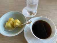 �M�̏�ɂ���R�[�q�[

AI �����R���e���c�͌����܂މ\��������܂��B