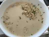 �{�E���̒��ɓ����Ă���X�[�v

AI �����R���e���c�͌����܂މ\��������܂��B