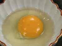 �H�i, �e�[�u��, �J�b�v, �{�E�� ���܂܂�Ă���摜

AI �����R���e���c�͌����܂މ\��������܂��B