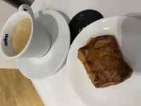 ����, �H�i, �e�[�u��, ���� ���܂܂�Ă���摜

AI �����R���e���c�͌����܂މ\��������܂��B