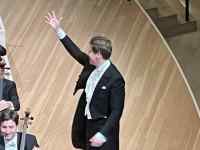 �X�[�c, �j, ����, ���� ���܂܂�Ă���摜

AI �����R���e���c�͌����܂މ\��������܂��B