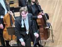 �X�[�c�𒅂ė����Ă���l����

AI �����R���e���c�͌����܂މ\��������܂��B