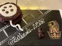 ���� ���܂܂�Ă���摜

AI �����R���e���c�͌����܂މ\��������܂��B