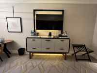 �e���r�̂��镔��

AI �����R���e���c�͌����܂މ\��������܂��B