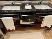 �e�[�u�� ���܂܂�Ă���摜

AI �����R���e���c�͌����܂މ\��������܂��B