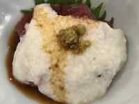 �M�̏�ɂ���H�ו�

AI �����R���e���c�͌����܂މ\��������܂��B