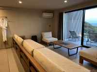 �z�e���̕���

AI �����R���e���c�͌����܂މ\��������܂��B