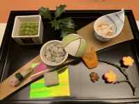 �e�[�u��, �H�i, �M ���܂܂�Ă���摜

AI �����R���e���c�͌����܂މ\��������܂��B